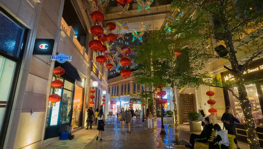 LEE TUNG STREET
