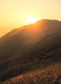 SUNSET PEAK AND LANTAU PEAK