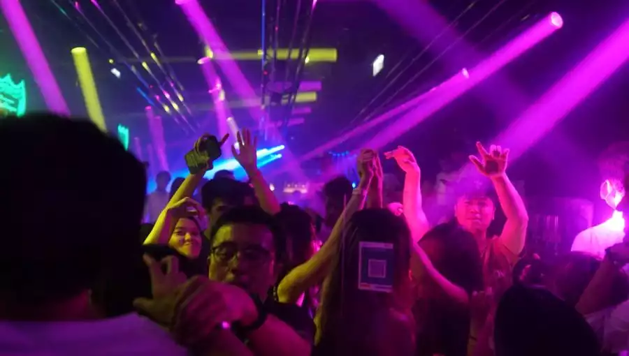 TOP NIGHTLIFE EXPERIENCE