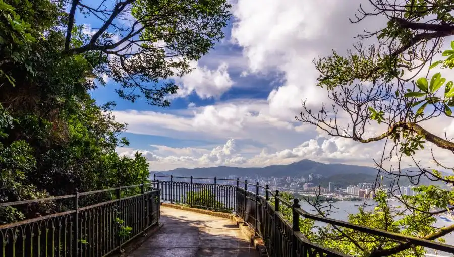 THE PEAK CIRCLE WALK