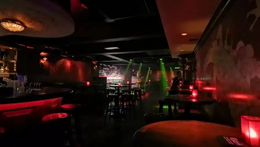 THE CHINA BAR (LAN KWAI FONG)