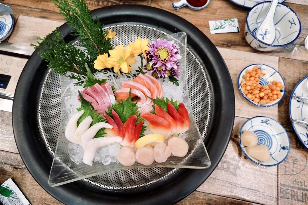 Seasonal Sashimi as starter!